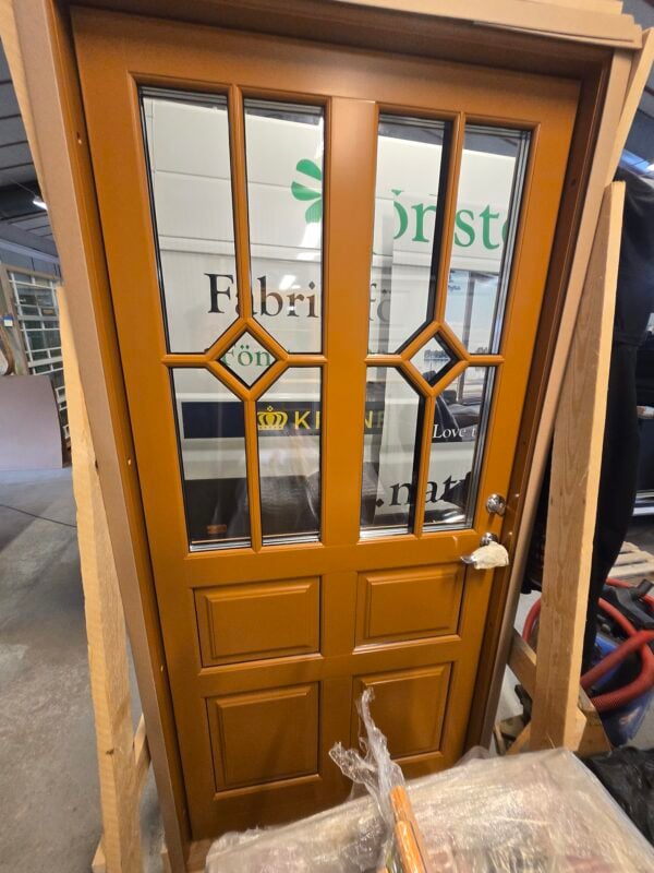 ytterdörr brun ockra med spröjs 10 21