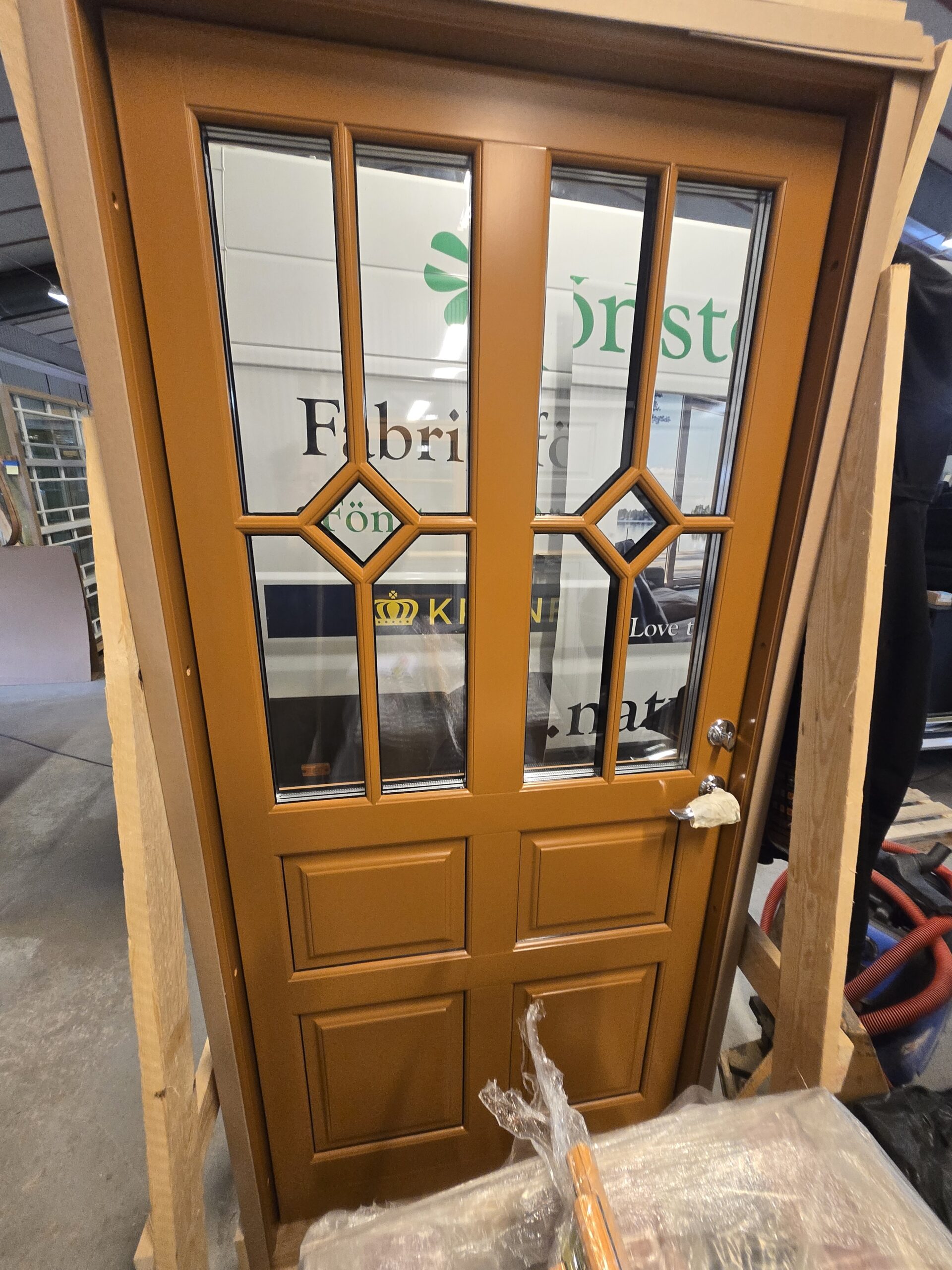 ytterdörr brun ockra med spröjs 10 21