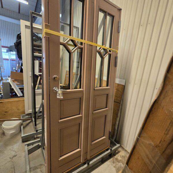 ytterdörr rosa med spröjs 10 21 rea pris